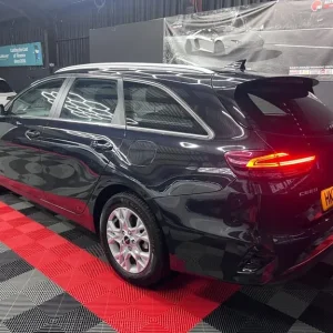 2023 Kia Ceed 1.5T GDi ISG 2-door Estate Petrol Manual - Image 3