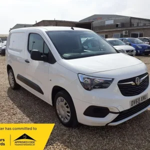 2019 Vauxhall Combo 1.6 Turbo Diesel Panel Van – White Body, Grey Interior, 4dr