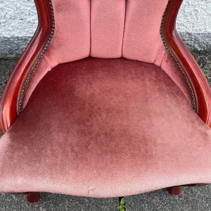 Pink button-backed chair - Image 4