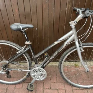 Giant Ladies Bicycle - Image 3