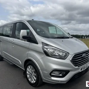 2018 Ford Tourneo Custom 2.0 EcoBlue Titanium Minibus - Image 3