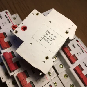 10 x CGD-100MS 100A Main Switches - Image 2
