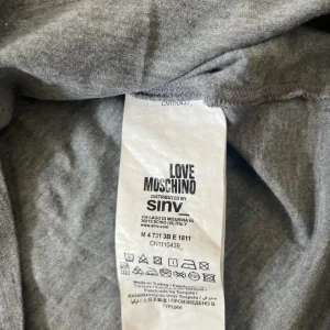 Moschino Love Men's T-Shirt Size M Full Logo - Image 2