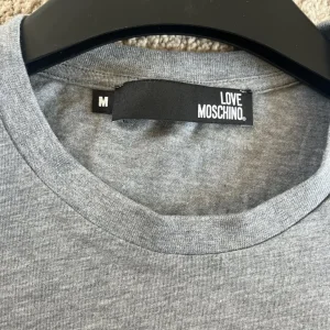 Moschino Love Men's T-Shirt Size M Full Logo - Image 3