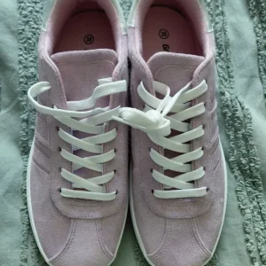 NEXT SANDLES AND TRAINERS SIZE 5 – NEITHER WORN - Image 4