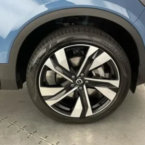 2024 Volvo XC40 Ultra B4 Mild Hybrid SUV – Bright Finish - Image 5