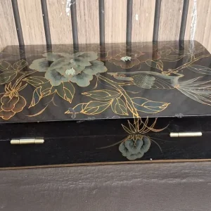Vintage Japanese Jewellery Box with Lacquered Finish and Floral Paintings - Image 3
