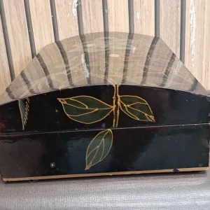 Vintage Japanese Jewellery Box with Lacquered Finish and Floral Paintings - Image 5