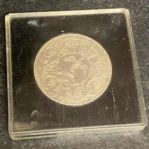 HM Queen Elizabeth II Silver Jubilee Commemorative Coin 1977 - Image 2