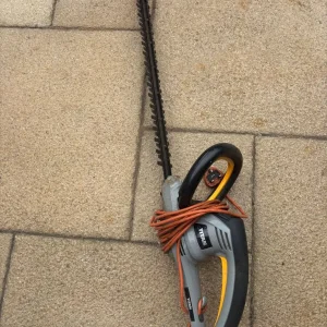 Titan Electric Hedge Trimmer TTB357GHT - Image 2