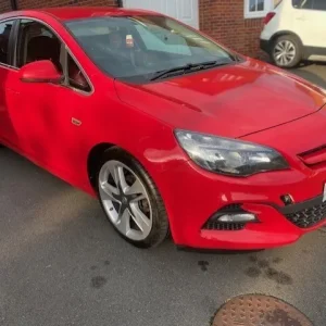 2015 Vauxhall Astra 1.6i 16V Limited Edition 5dr Hatchback – Red with Leather Interior - Image 2