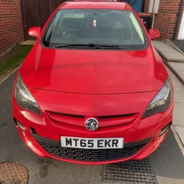 2015 Vauxhall Astra 1.6i 16V Limited Edition 5dr Hatchback – Red with Leather Interior