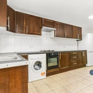 4 bedroom house in Sidney Road, Hartlepool, Tees Valley (4 bed) - Image 4
