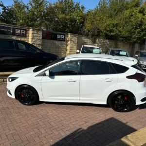 2016 Ford Focus 2.0 TDCi ST-2 Euro 6 (s/s) 5dr Hatchback Diesel Manual - Image 6