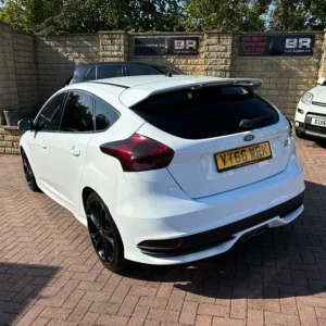 2016 Ford Focus 2.0 TDCi ST-2 Euro 6 (s/s) 5dr Hatchback Diesel Manual - Image 7