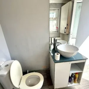 Bedroom in a shared house on Woodheyes Road, Neasden - Image 7