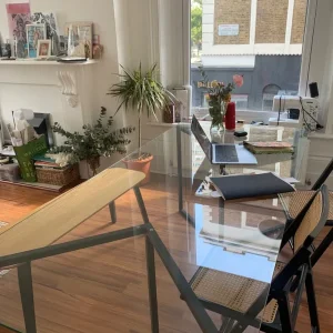 90cm x 200cm glass table - Image 3