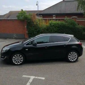 Vauxhall Astra Elite 1.6 16v Hatchback 2014 - Image 3