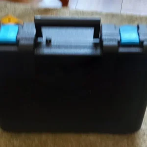 Electric saw in carry case - Image 3