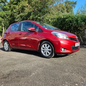 Toyota Yaris 1.3 Dual VVT-i T Spirit 2012 - Image 3