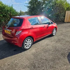 Toyota Yaris 1.3 Dual VVT-i T Spirit 2012 - Image 6