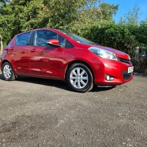 Toyota Yaris 1.3 Dual VVT-i T Spirit 2012 - Image 8