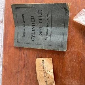 Shuttle sewing machine - Image 4