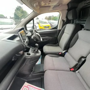 2020 Peugeot Partner 1.5 BlueHDi Panel Van - Image 3