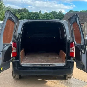 2020 Peugeot Partner 1.5 BlueHDi Panel Van - Image 4