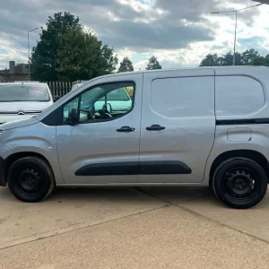 2020 Peugeot Partner 1.5 BlueHDi Panel Van - Image 5