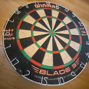 Winmau Blade 3 dart board - Image 3