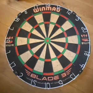 Winmau Blade 3 dart board