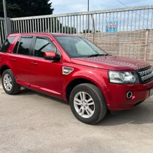 2014 Land Rover Freelander 2 2.2 TD4 XS 5-door Diesel Manual 4x4 in Metallic Red - Image 2