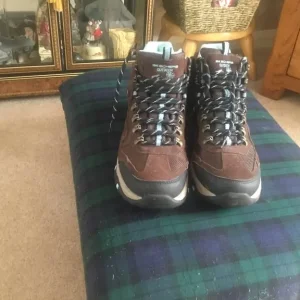 Skechers boots - Image 2