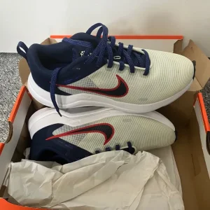 Men’s Nike trainers size 6 new in box - Image 5