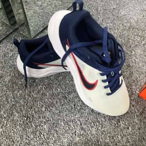 Men’s Nike trainers size 6 new in box - Image 6