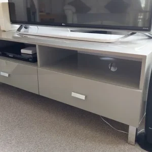 TV unit grey gloss perfect condition - Image 6