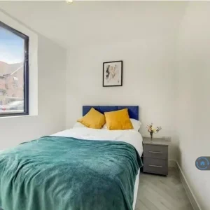 2 bedroom ground-floor flat with private garden - Image 8