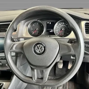 2015 Volkswagen Golf 1.6 TDI BlueMotion Estate - Image 3