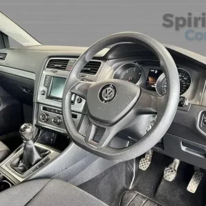 2015 Volkswagen Golf 1.6 TDI BlueMotion Estate - Image 4