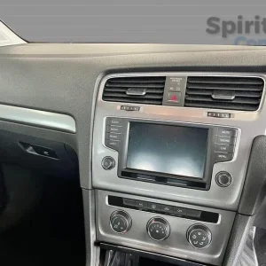 2015 Volkswagen Golf 1.6 TDI BlueMotion Estate - Image 6