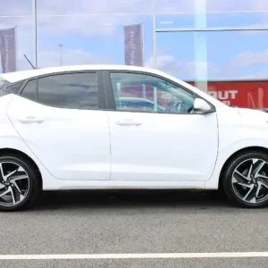 2022 Hyundai i10 1.0 Premium Hatchback - Image 3