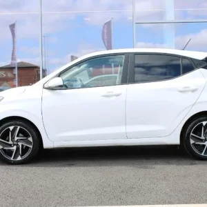 2022 Hyundai i10 1.0 Premium Hatchback - Image 7