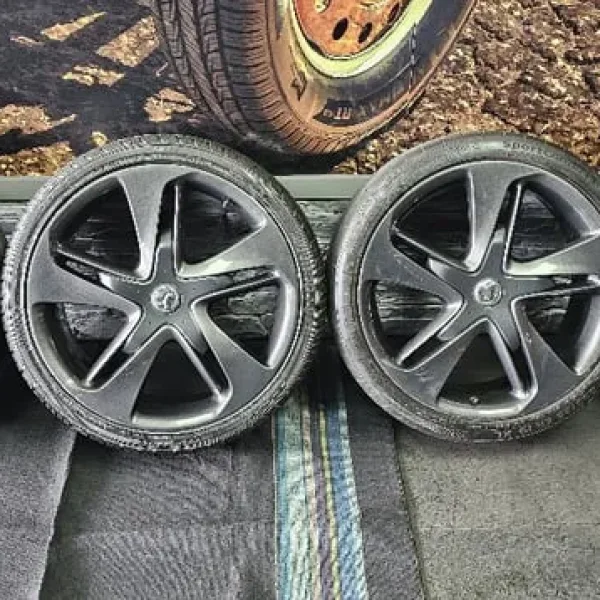 Vauxhall Genuine 19 inch alloy wheels with 4 tyres