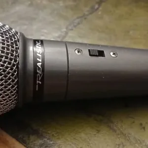 Vintage Realistic Highball Unidirectional Dynamic Microphone 33-984A with Cord and Case - Image 3