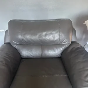 4 peace sofa set - Image 3