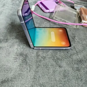 Samsung galaxy z flip 3 phone - Image 6