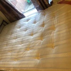Small double size mattress - Image 2