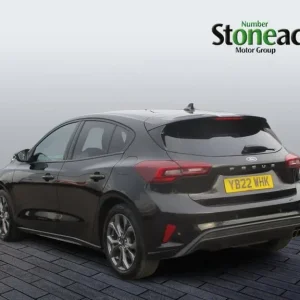 2022 Ford Focus 1.0 EcoBoost ST-Line 5-door hatchback manual - Image 8