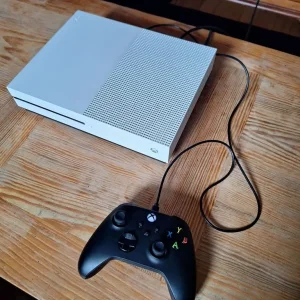 Xbox One S - Image 2